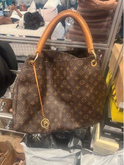 Louis Vuitton shoulder bag