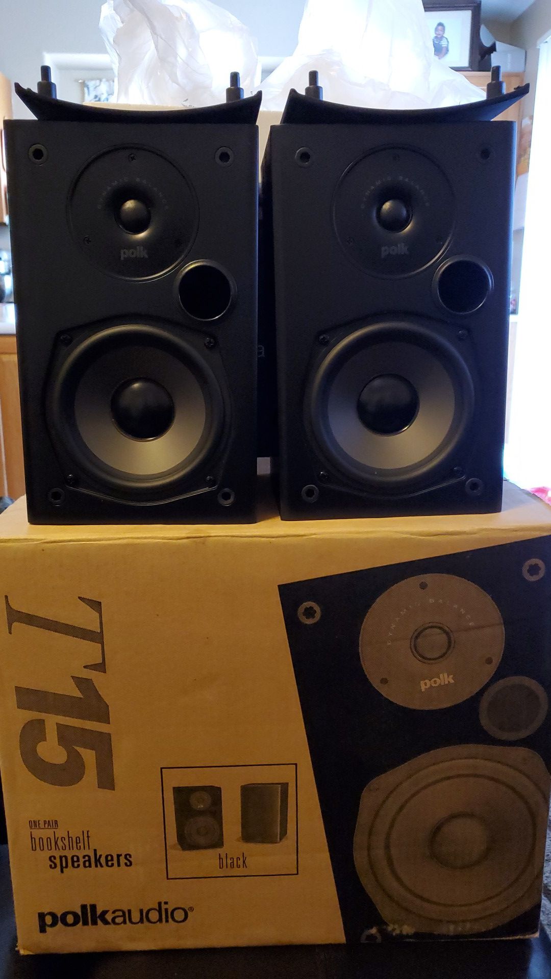 Polk Audio T15 bookshelf speaker (pair)