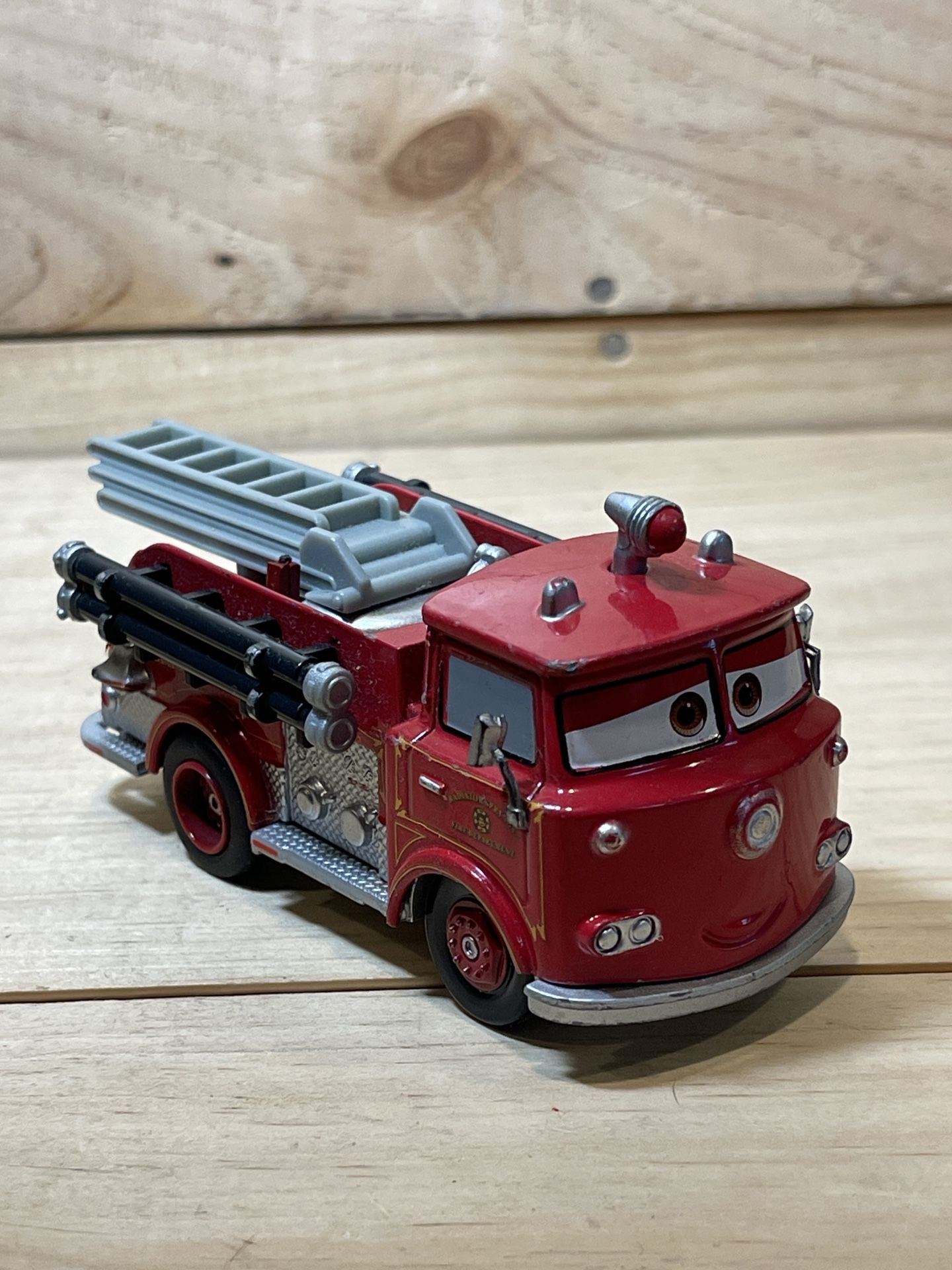 Disney Pixar Cars Red Fire Truck Metal Diecast Radiator Springs Fire Engine