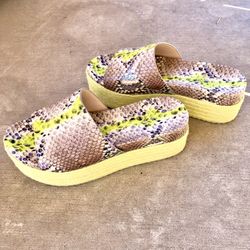 6.5 Kate Spade New York Snake Skin Platform Slip On