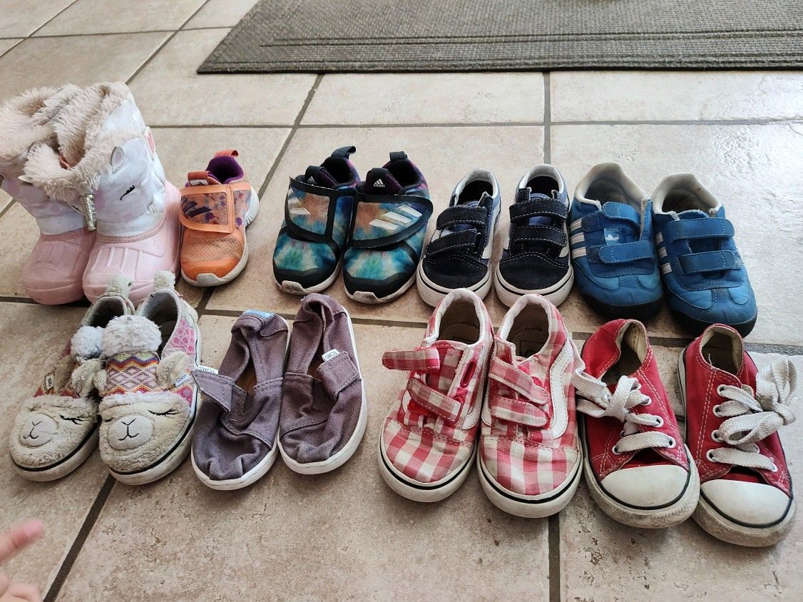 Girls Shoes, Size 6, 7, 8
