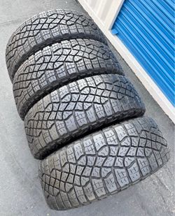 275 65 18 I sell this Seth of tires with 80% of Life the 4