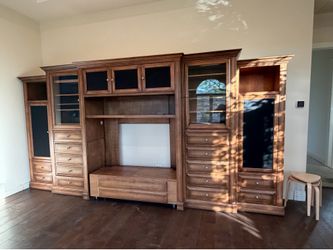 Entertainment center