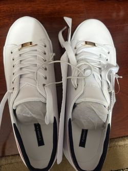 Tommy Hilfiger Shies Size 8.5