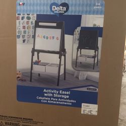 Delta Children Easel With Storage