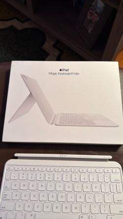 iPad Magic Keyboard folio - like new