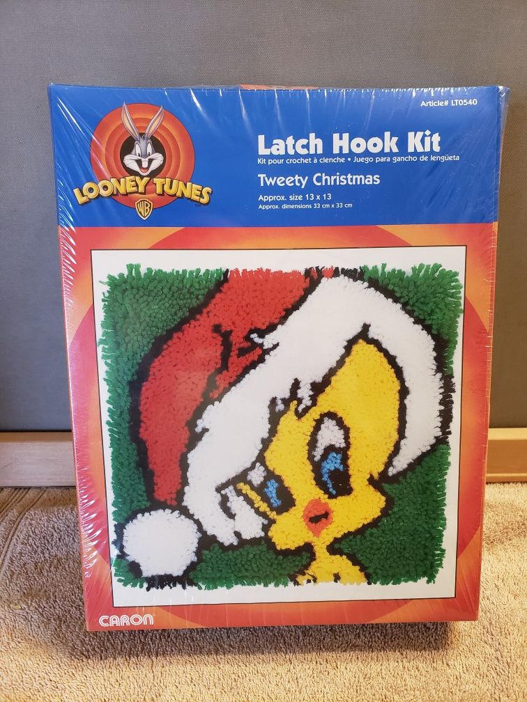 New NIP Latch Hook Kit Looney Toons Tweety Bird Christmas #LT0450