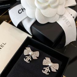 Brand New Diamond Crystal Bow & Pearl Women's Earrings 