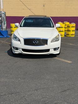 Infiniti M37s Series White Sedan