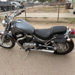 2005 Suzuki Boulevard