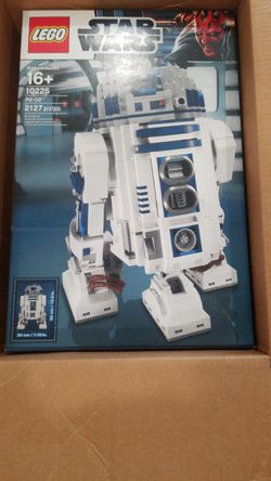 Lego Star Wars R2D2 10225 brand new factory sealed retired set.