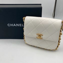 Chanel Flap Bag for Sale in Scottsdale, AZ - OfferUp