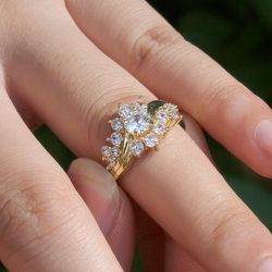 Charming Round Clear Zircon Twisted Lines Flower Gold Ring for Women, VIP451
  