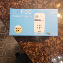 LED Pocket Projector 