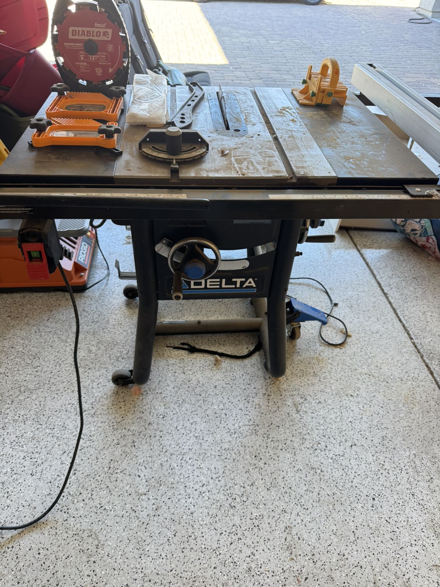 Delta Table Saw