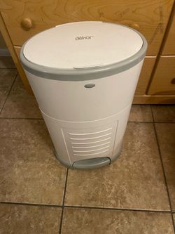 Trash can for diapers