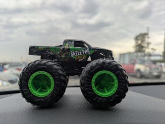 Monster jam skeleton