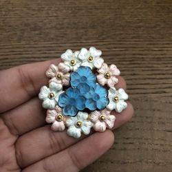 Gold plated floral bouquet brooch pin