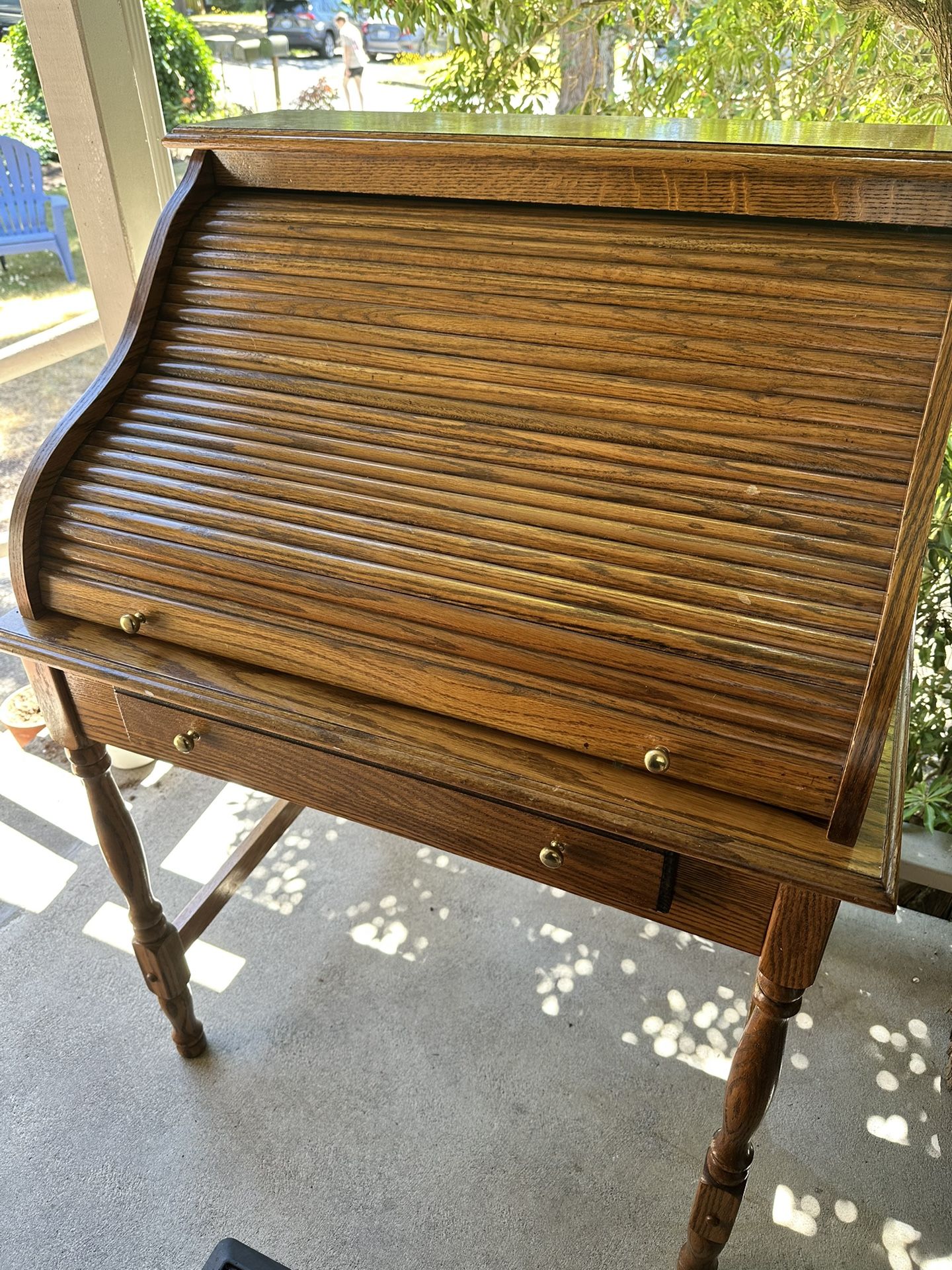 PENDING free roll top desk