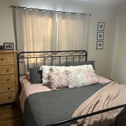King Size Farm Bed Frame And Mattress 