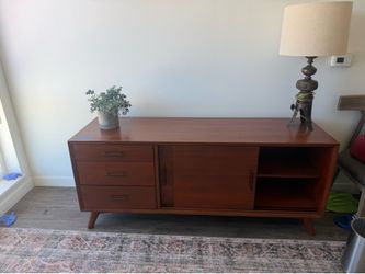 Entertainment shelf