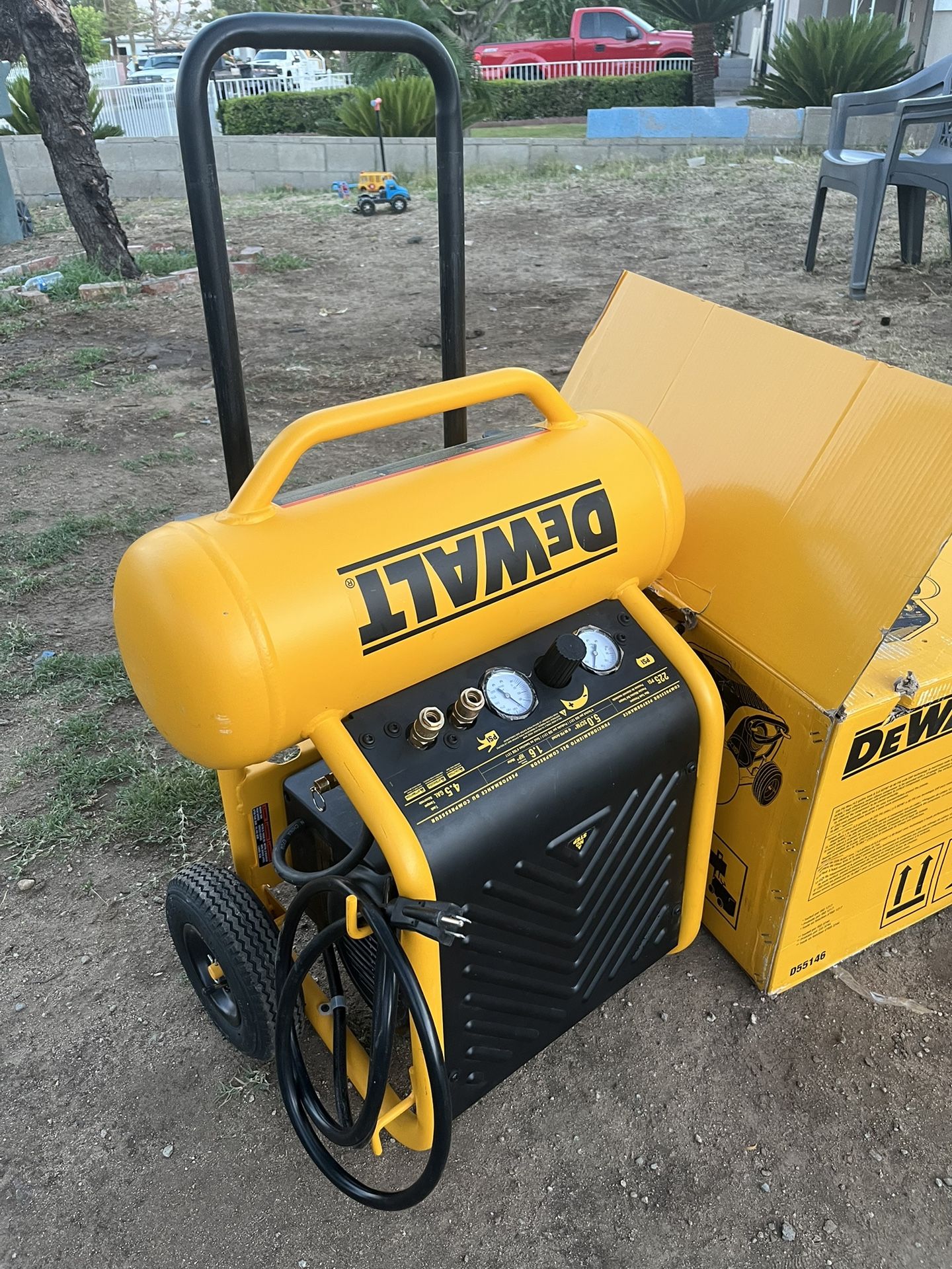 DEWALT 4.5 Gal. Portable Electric Air Compressor