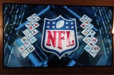 75” Sony Bravia Ultra HD w/LG SL10 YG Soundbar & Wall Mount