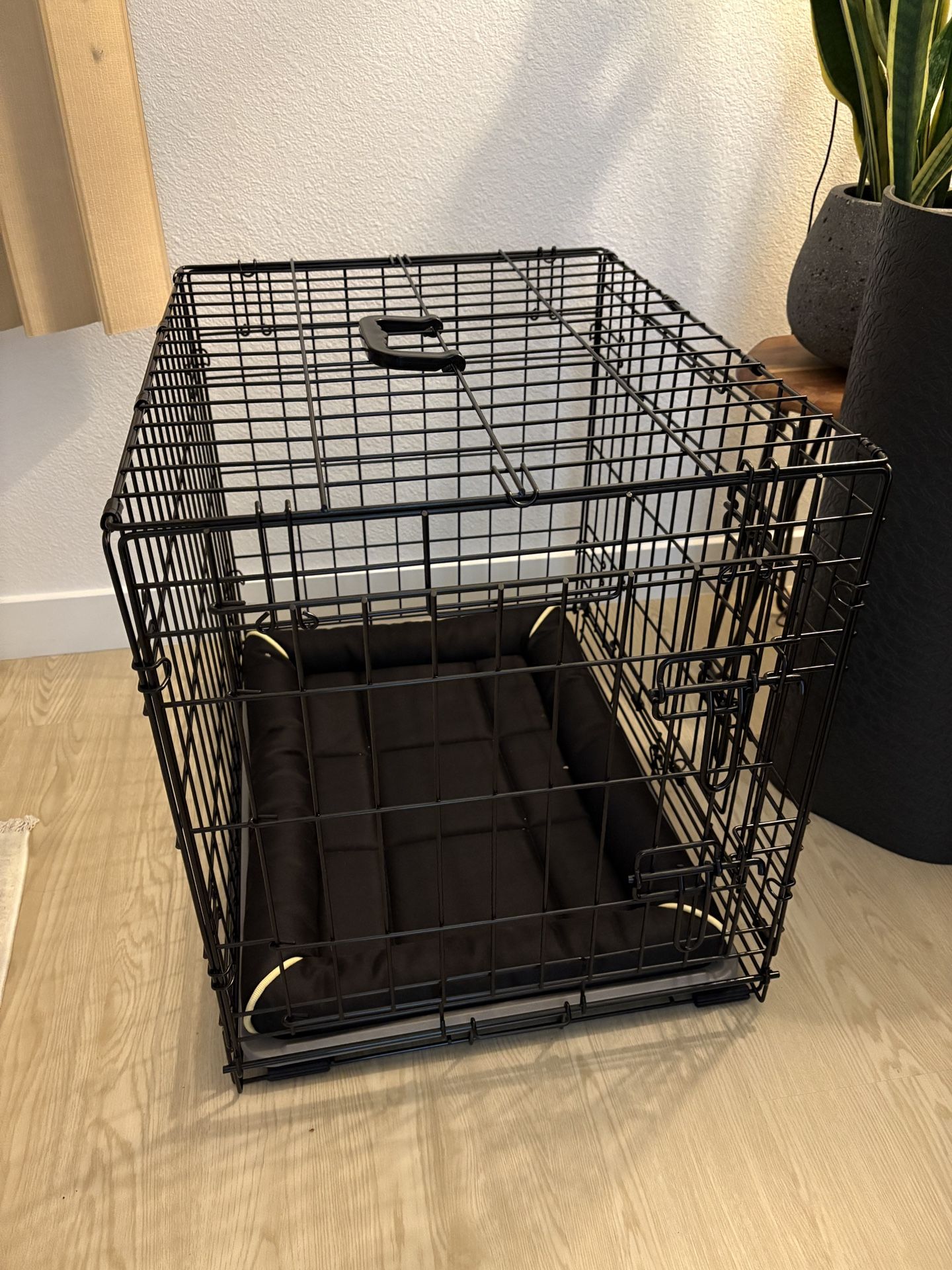 Small Wire Dog Crate 
