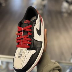 Sz 8 | USED | 2023 Air Jordan Retro 1 Low OG Black Toe 