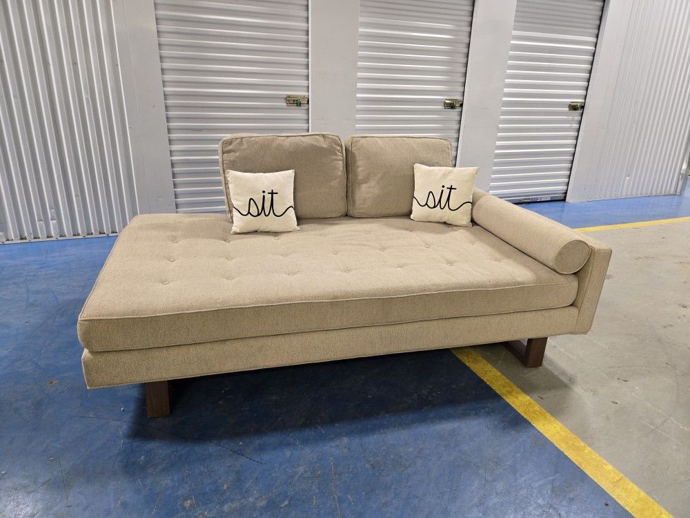*Same Day Delivery Available!*
Daybed/ Chaise Sofa