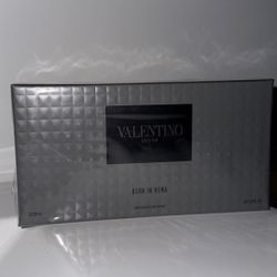 Valentino Donna Born in Roma Perfume Set 