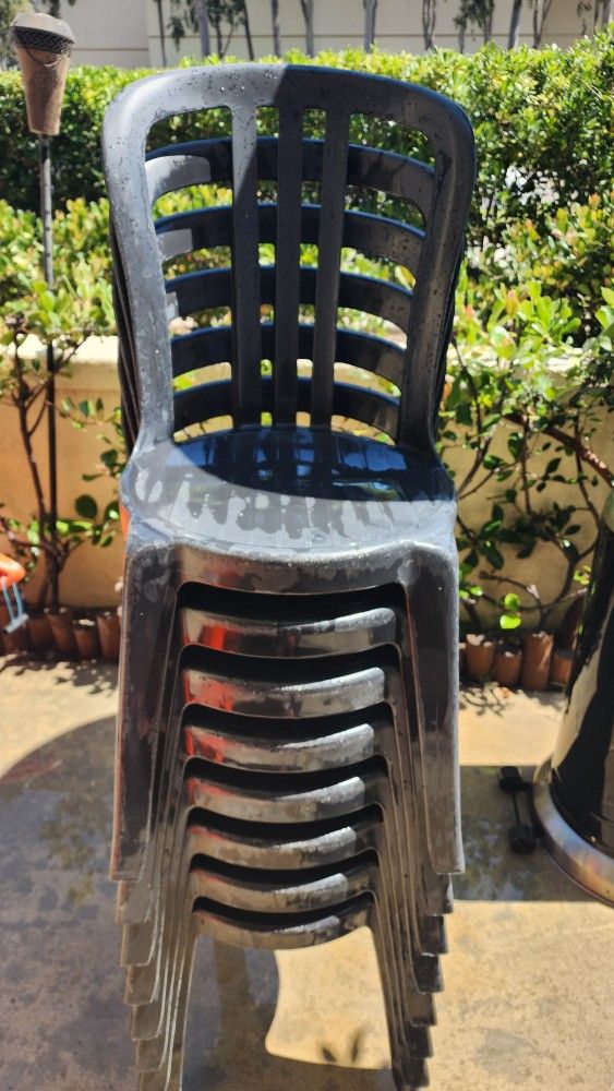 Free Chairs