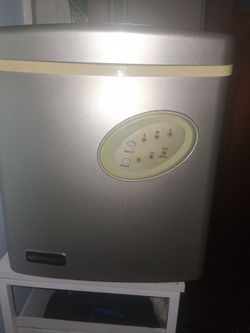 New Emerson ice maker machine