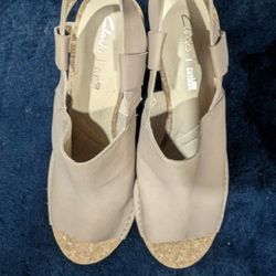 New- Women's Wedge Shoes