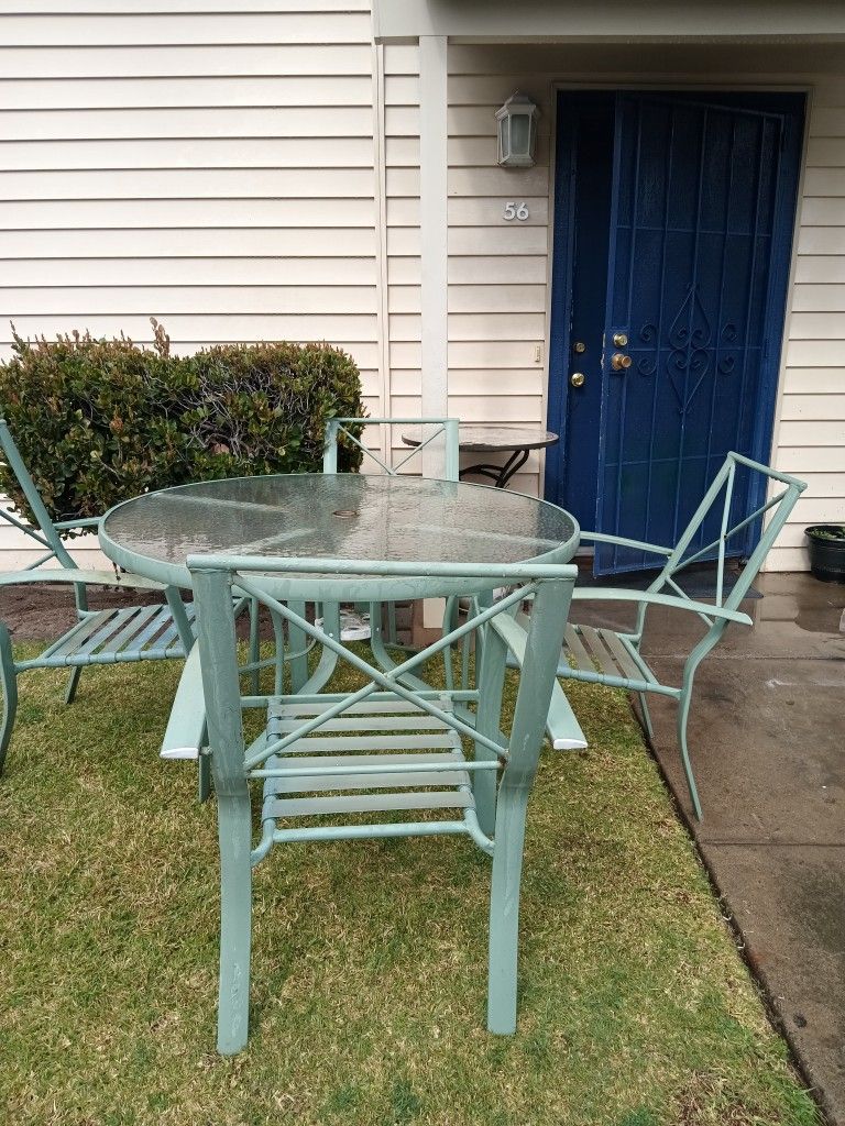 Patio Set Table 4 Chairs