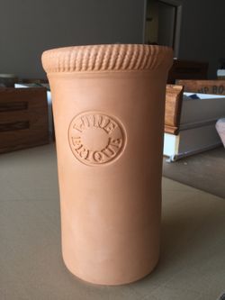 Vintage Wine Brique