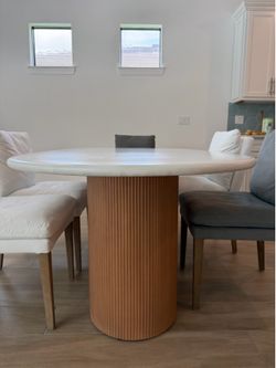 Modern Oval Dining Table – White Top & Fluted Base – New