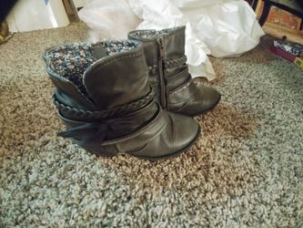 Size 11 toddler boots