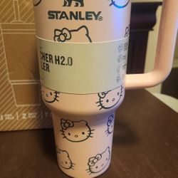 Brand New Hello Kitty Stanley 40oz Light Pink Kitty Cup