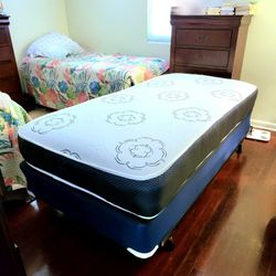 NEW TWIN-SIZE MATTRESS AND BOX SPRING - 2PC