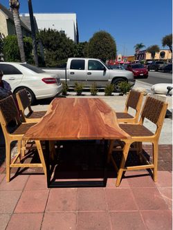 Free delivery beautiful table set