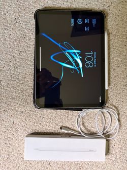 iPad 10th Gen 64GB Wi-Fi + USB-C Apple Pencil + Case