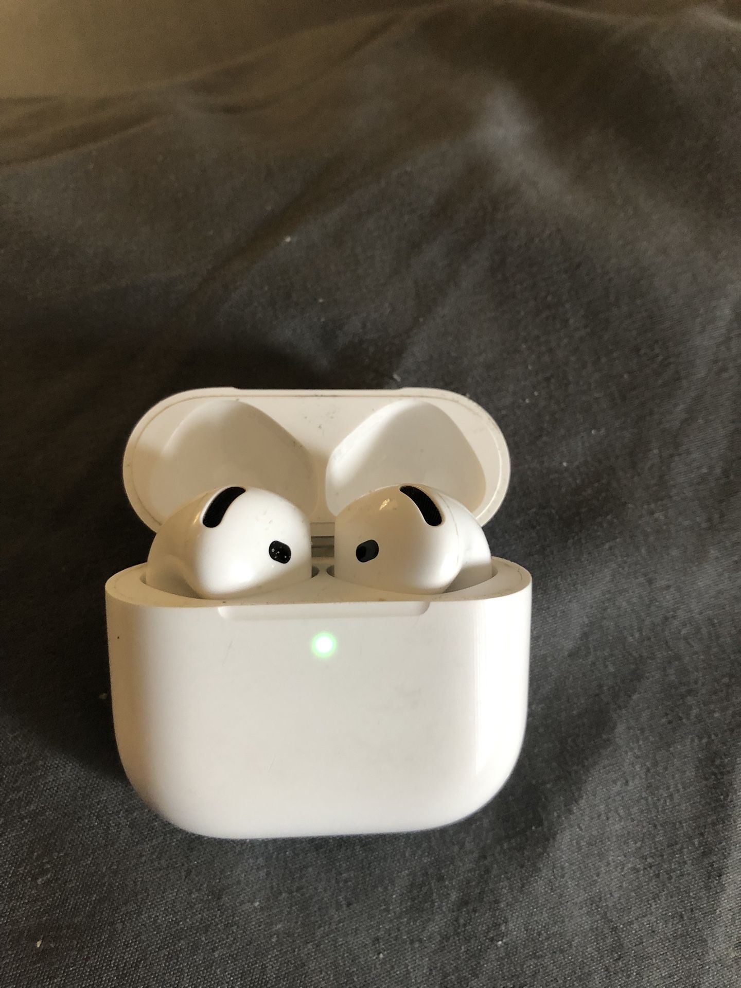 AirPods 4 ANC
