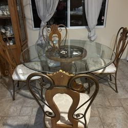 Dining room table