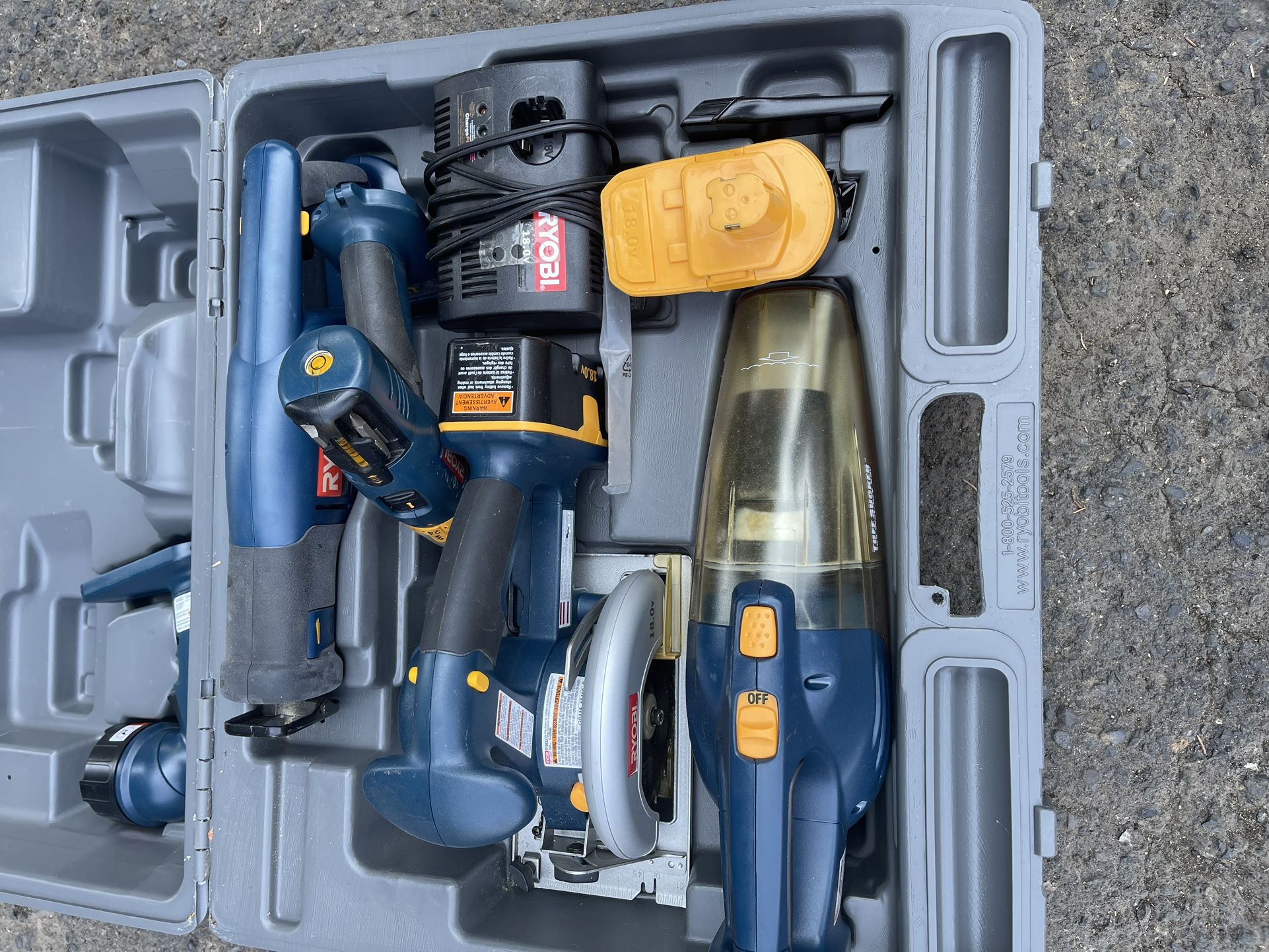 Combo Cordless Saw, Drill, Vacuum, Flashlight Battery Set