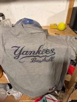 Yankees Baseball T-Shirt Large