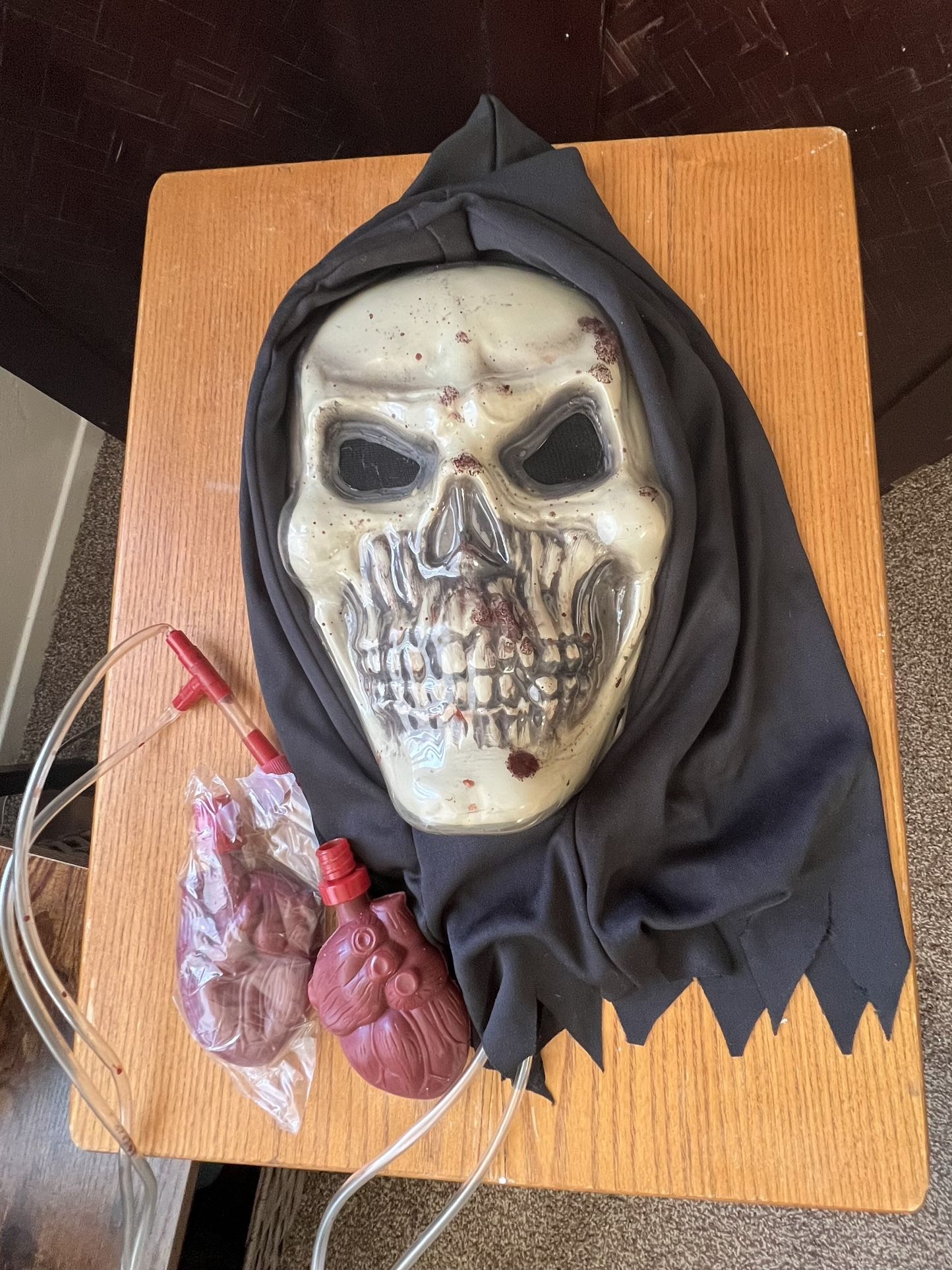 Totally Ghoul Bleeding Skull Halloween Mask & Soul Taker