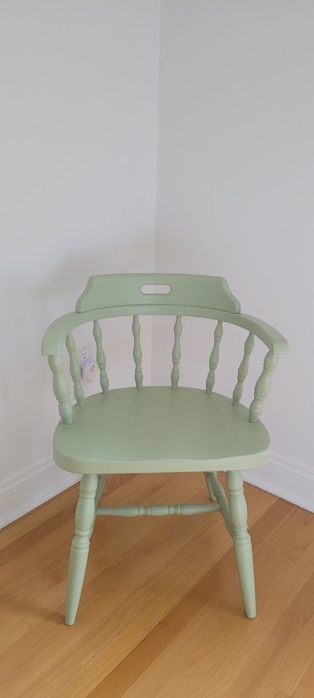 Captain Chair