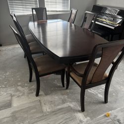 9 piece set Dinner table