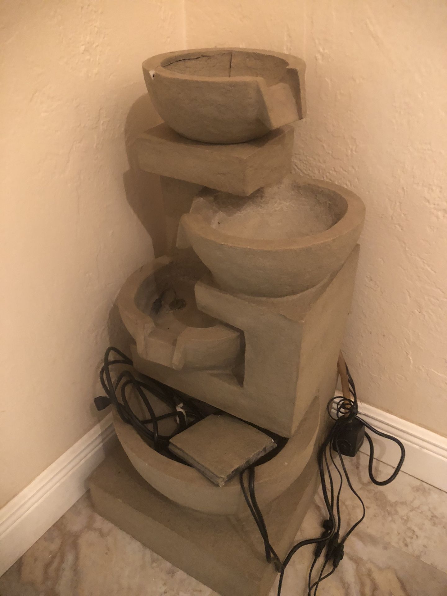 GORGEOUS WATER FOUNTAIN, WATER FOUNTAIN !!!